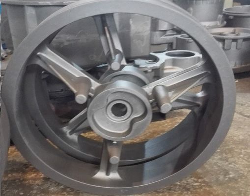 OEM Υψηλής ποιότητας χύτευση άμμου σιδήρου αγροτικά μηχανήματα εξαρτήματα τροχός Hub με τελική ζωγραφική
