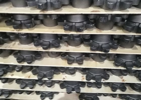 OEM Υψηλής ποιότητας αμμουδιές χυτοσίδηρο Trunnion Cap για την επεξεργασία σφυρηλάτησης φορτηγά φορτηγά