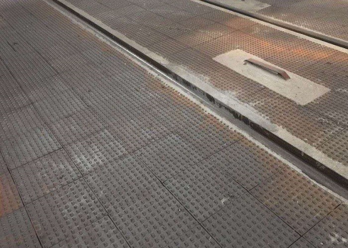 OEM Υψηλής ποιότητας Άμμος χύτευσης Ανθεκτικό σε υψηλές θερμοκρασίες πλακάκι δαπέδου GG20 HT200 Γκρι υλικό σιδήρου